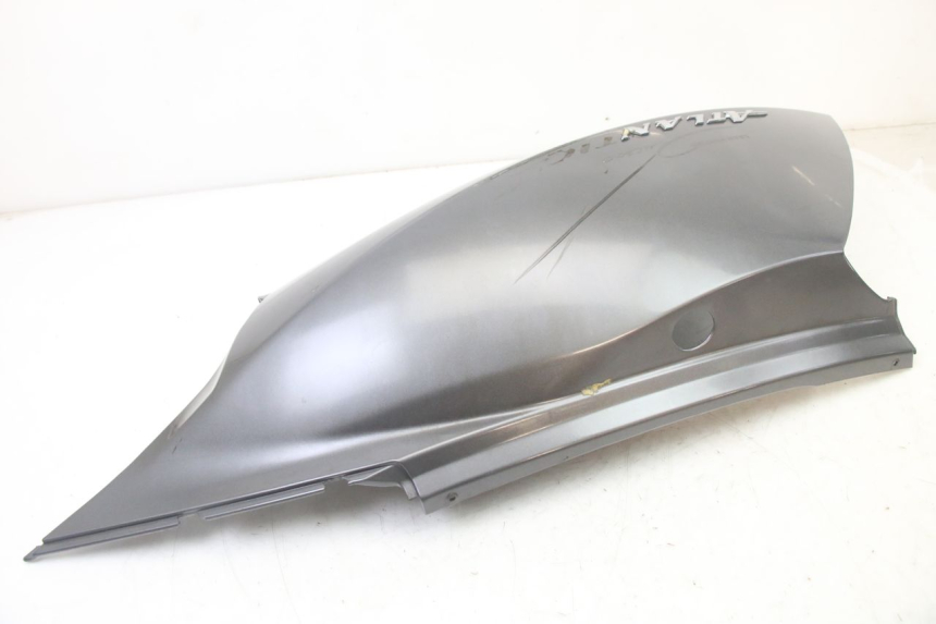 photo de VERKLEIDUNG HINTEN RECHTS APRILIA ATLANTIC 125 (2003 - 2009)