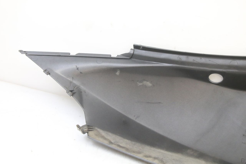 photo de VERKLEIDUNG HINTEN RECHTS APRILIA ATLANTIC 125 (2003 - 2009)