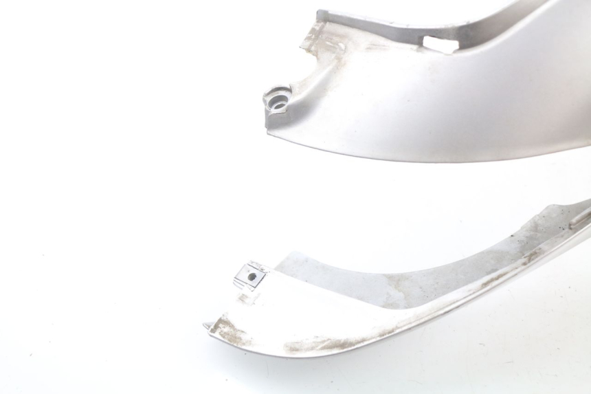 photo de VERKLEIDUNG HINTEN RECHTS PIAGGIO BEVERLY 125 (1998 - 2005)