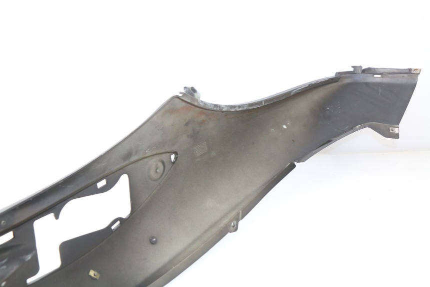 photo de VERKLEIDUNG HINTEN RECHTS PIAGGIO BEVERLY 125 (1998 - 2005)