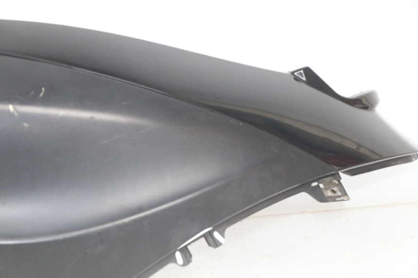 photo de RECHTER HINTERER KOTFLÜGEL PIAGGIO BEVERLY 125 (2010 - 2015)