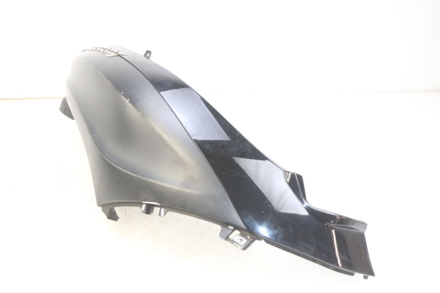 photo de RECHTER HINTERER KOTFLÜGEL PIAGGIO BEVERLY 125 (2010 - 2015)