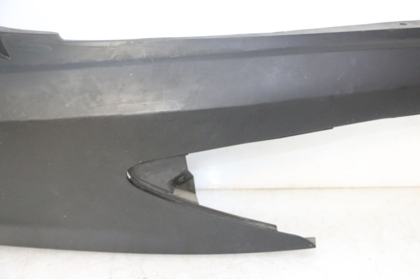 photo de VERKLEIDUNG HINTEN RECHTS SUZUKI BURGMAN 125 (2007 - 2014)