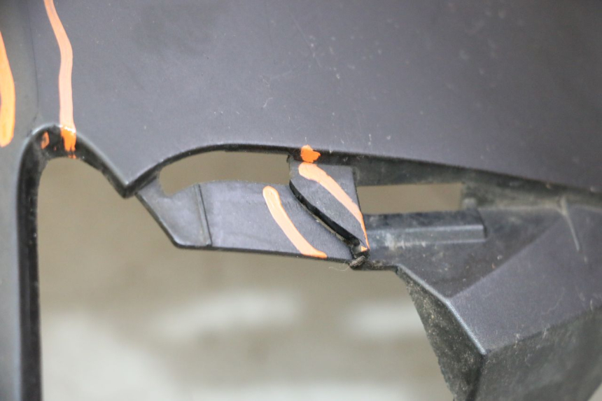 photo de VERKLEIDUNG HINTEN RECHTS SUZUKI BURGMAN 125 (2007 - 2014)