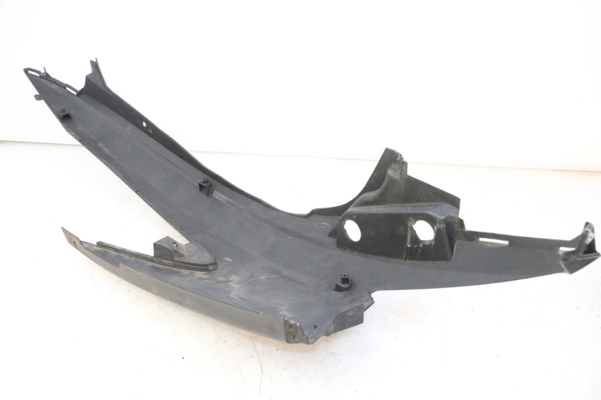 photo de VERKLEIDUNG HINTEN RECHTS SUZUKI BURGMAN 125 (2007 - 2014)