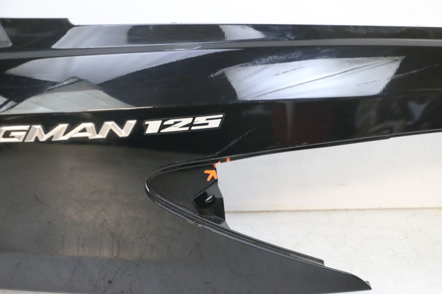 photo de VERKLEIDUNG HINTEN RECHTS SUZUKI BURGMAN 125 (2007 - 2014) - Charakteristische Merkmale