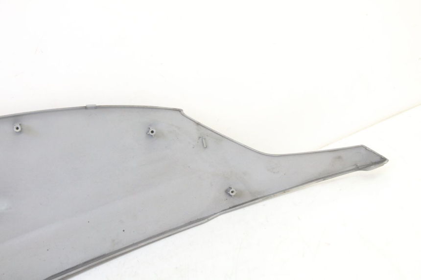 photo de RECHTER HINTERER KOTFLÜGEL SYM FIDDLE 3 III 125 (2014 - 2020) - Details der Befestigungspunkte