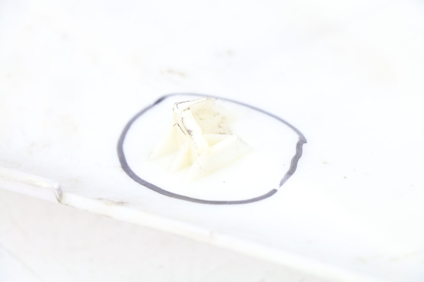 photo de RECHTER HINTERER KOTFLÜGEL PIAGGIO FLY 100 (2006 - 2010)