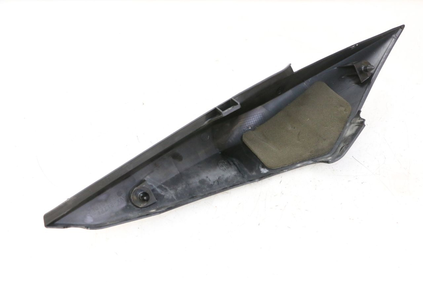 photo de VERKLEIDUNG HINTEN RECHTS YAMAHA FZ6 FAZER S2 600 (2007 - 2011)