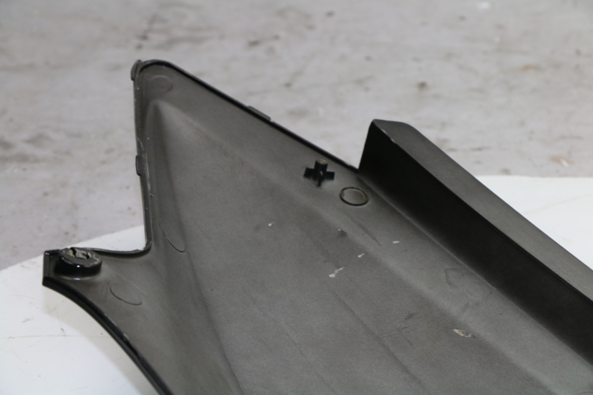 photo de VERKLEIDUNG HINTEN RECHTS KYMCO GRAND DINK 125 (2002 - 2007)