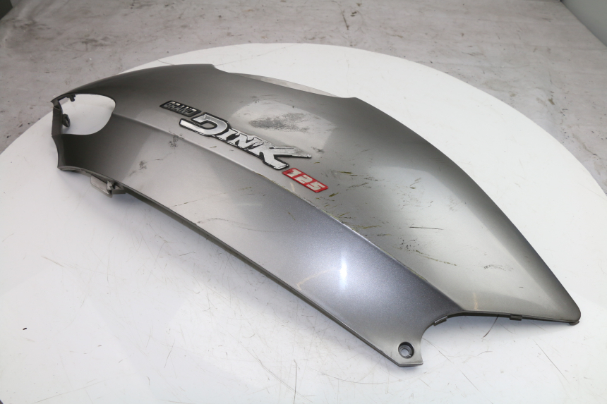 photo de VERKLEIDUNG HINTEN RECHTS KYMCO GRAND DINK 125 (2002 - 2007)