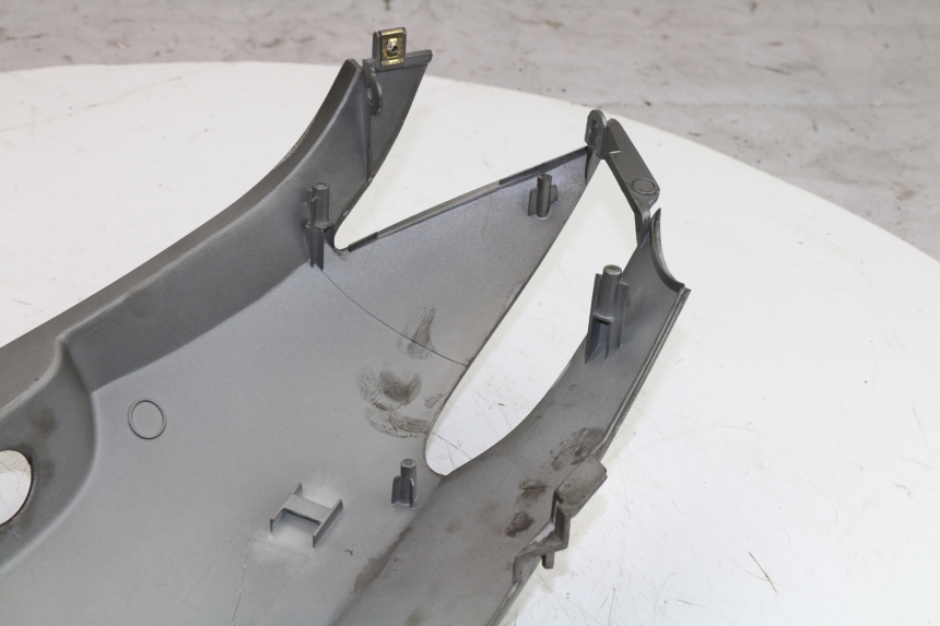 photo de VERKLEIDUNG HINTEN RECHTS KYMCO GRAND DINK 125 (2002 - 2007)