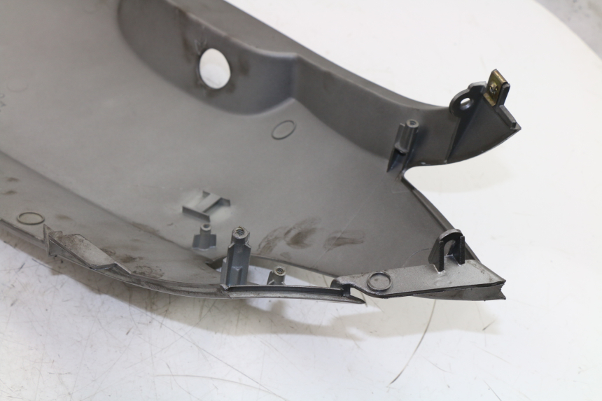 photo de VERKLEIDUNG HINTEN RECHTS KYMCO GRAND DINK 125 (2002 - 2007)