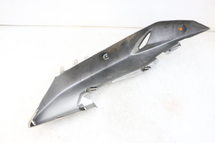photo de VERKLEIDUNG HINTEN RECHTS SUZUKI GS GSE 500 (2001 - 2003)