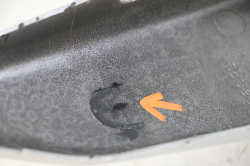 photo de VERKLEIDUNG HINTEN RECHTS SUZUKI GS GSE 500 (2001 - 2003)
