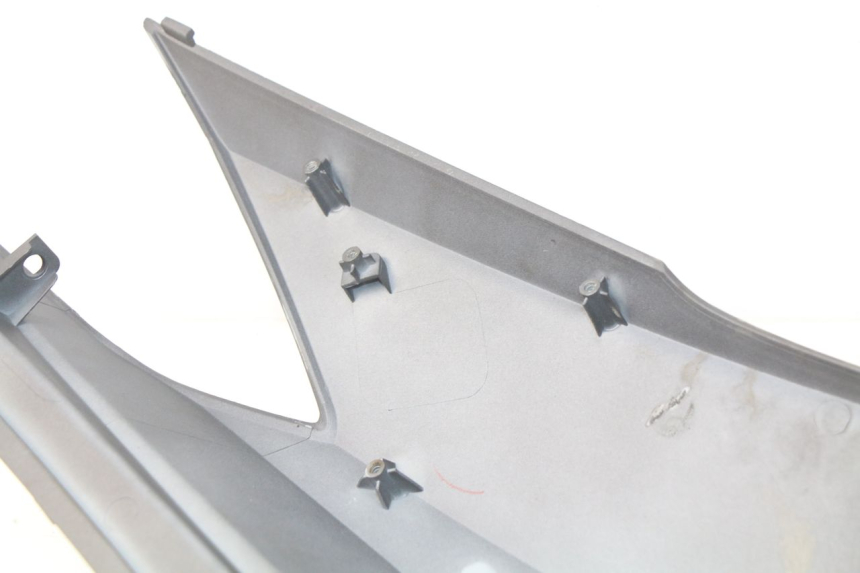 photo de VERKLEIDUNG HINTEN RECHTS SYM GTS EFI ABS 125 (2012 - 2016)
