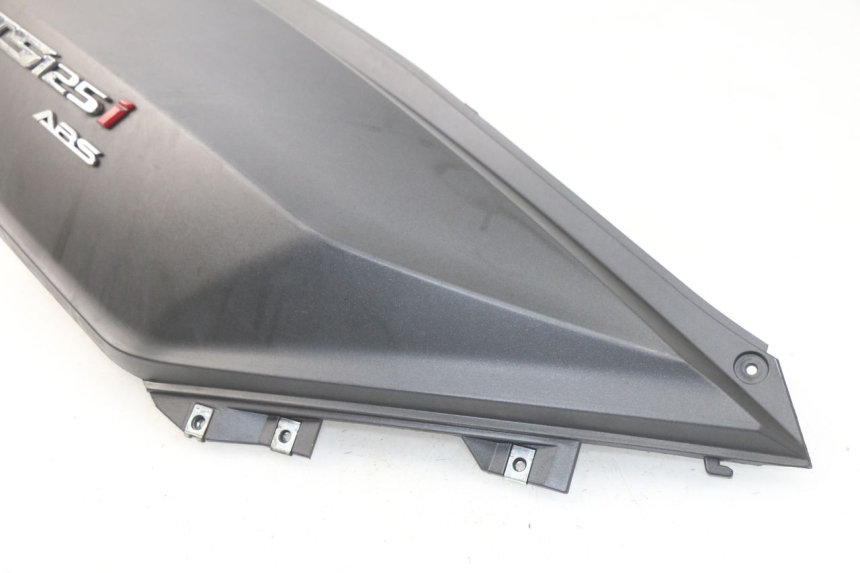 photo de VERKLEIDUNG HINTEN RECHTS SYM GTS EFI ABS 125 (2012 - 2016)