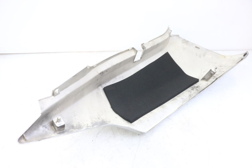 photo de VERKLEIDUNG HINTEN RECHTS HONDA FJS SILVERWING SILVER WING 600 (2001 - 2010)