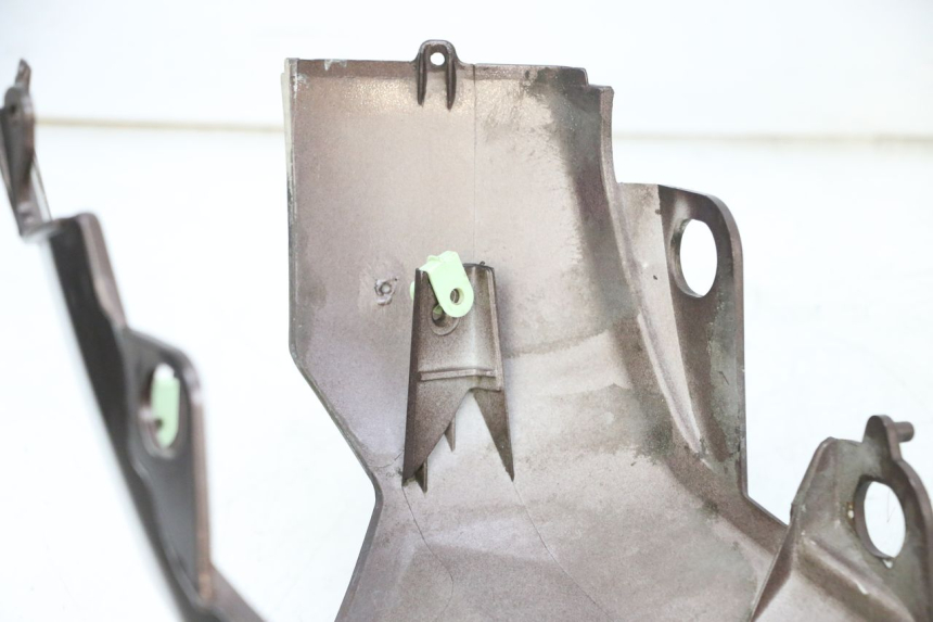 photo de VERKLEIDUNG HINTEN RECHTS PEUGEOT KISBEE 2T 50 (2010 - 2017) - Weitere Ansicht des Artikels