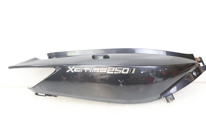 photo de HINTERE RECHTE SEITENVERKLEIDUNG KYMCO XCITING 250 (2006 - 2009)