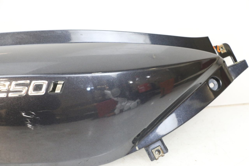 photo de HINTERE RECHTE SEITENVERKLEIDUNG KYMCO XCITING 250 (2006 - 2009)