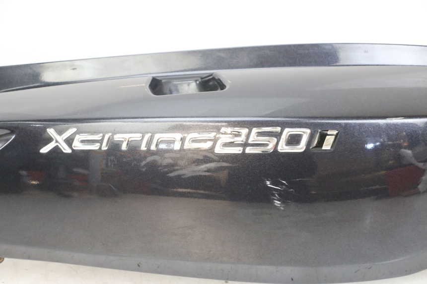 photo de HINTERE RECHTE SEITENVERKLEIDUNG KYMCO XCITING 250 (2006 - 2009)