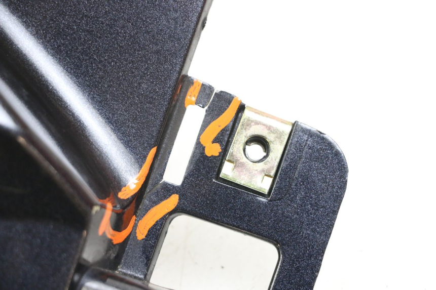 photo de HINTERE RECHTE SEITENVERKLEIDUNG KYMCO XCITING 250 (2006 - 2009)