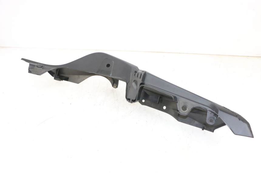 photo de VERKLEIDUNG HINTEN RECHTS YAMAHA MT-07 MT07 ABS 700 (2018 - 2020) - Charakteristische Merkmale