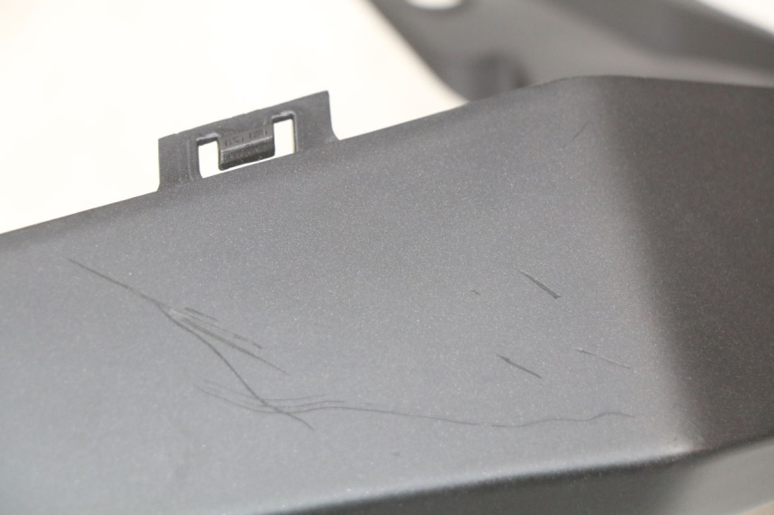 photo de RECHTER HINTERER KOTFLÜGEL YAMAHA MT ABS 125 (2014 - 2018) - Zoom auf Gebrauchszustand