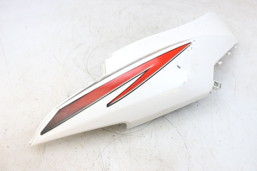 photo de VERKLEIDUNG HINTEN RECHTS SYM ORBIT 2 50 (2008 - 2014) - Charakteristische Merkmale