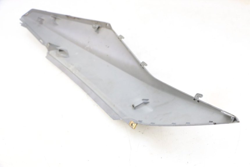 photo de VERKLEIDUNG HINTEN RECHTS SYM ORBIT III 3 4T 50 (2021 - 2025) - Zoom auf Gebrauchszustand