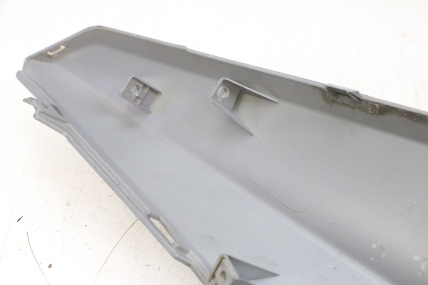 photo de VERKLEIDUNG HINTEN RECHTS SYM ORBIT III 3 4T 50 (2021 - 2025) - Alternative Perspektive