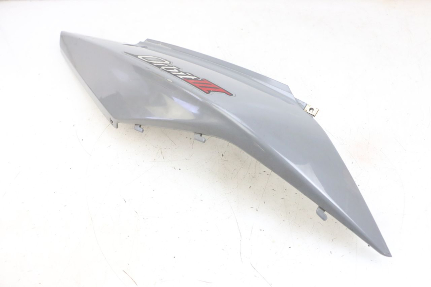 photo de VERKLEIDUNG HINTEN RECHTS SYM ORBIT III 3 4T 50 (2021 - 2025) - Oberflächenzustand und Material