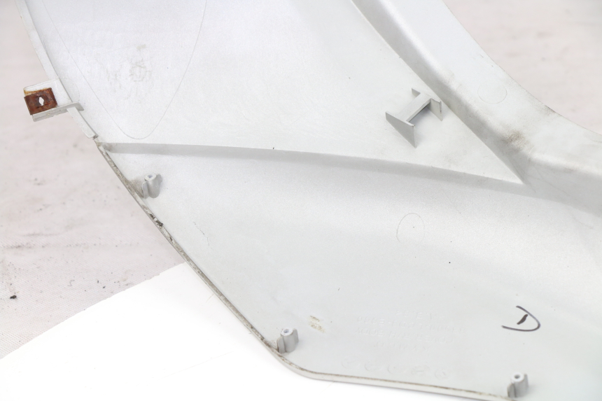 photo de VERKLEIDUNG HINTEN RECHTS KYMCO PEOPLE S 125 (2000 - 2008)