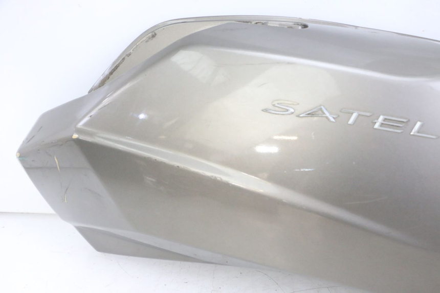 photo de VERKLEIDUNG HINTEN RECHTS PEUGEOT SATELIS 125 (2013 - 2018)