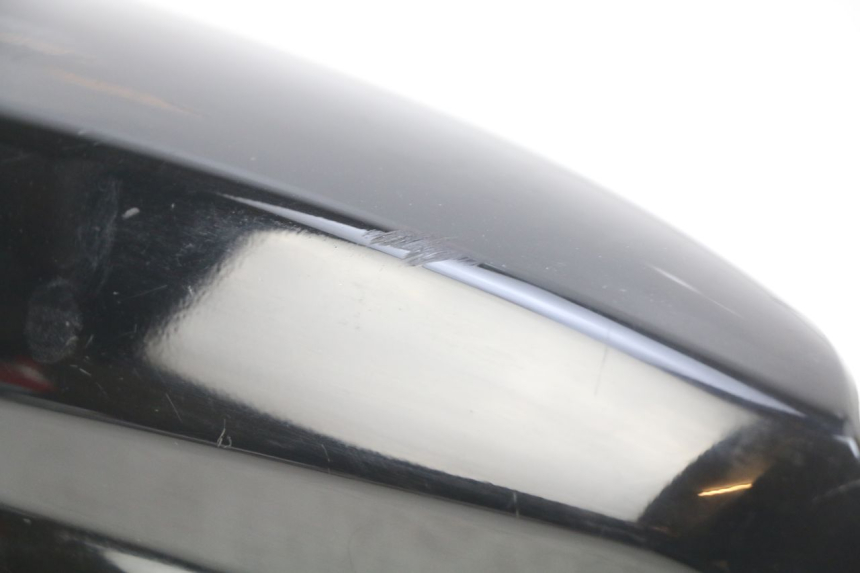 photo de RECHTER HINTERER KOTFLÜGEL SUZUKI SIXTEEN 125 (2008 - 2010)