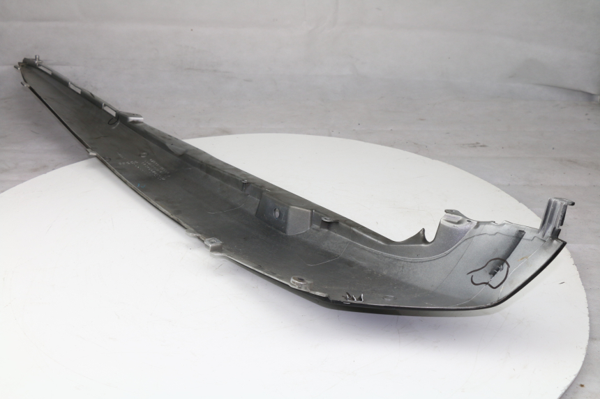 photo de VERKLEIDUNG HINTEN RECHTS SUZUKI AN BURGMAN 400 (1999 - 2005)