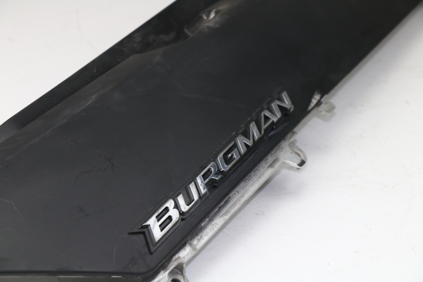 photo de VERKLEIDUNG HINTEN RECHTS SUZUKI AN BURGMAN 400 (1999 - 2005)