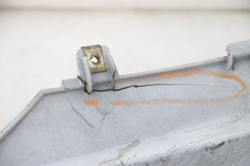 photo de VERKLEIDUNG HINTEN RECHTS PEUGEOT TWEET PRO EFI 4T 50 (2021 - 2022)