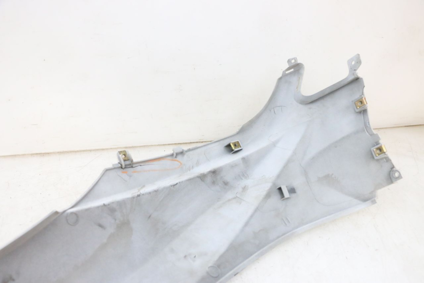 photo de VERKLEIDUNG HINTEN RECHTS PEUGEOT TWEET PRO EFI 4T 50 (2021 - 2022)