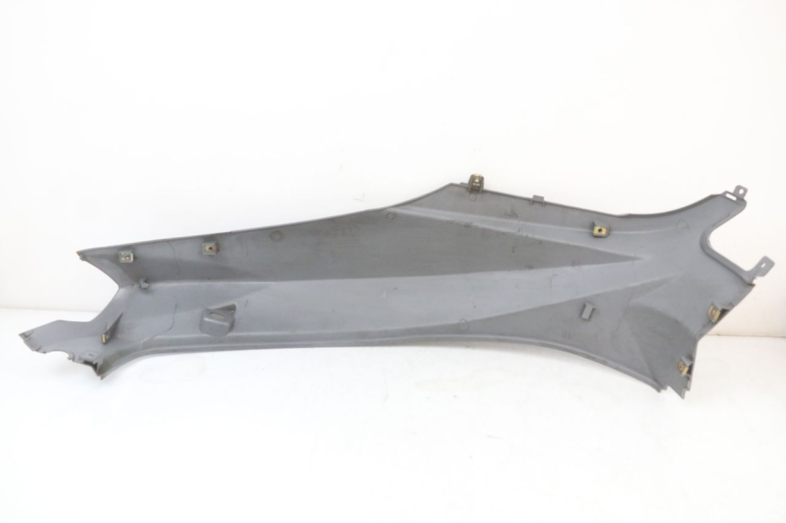 photo de VERKLEIDUNG HINTEN RECHTS PEUGEOT TWEET 125 (2018 - 2021)