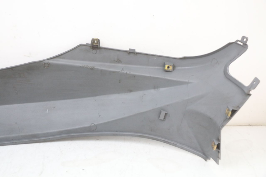 photo de VERKLEIDUNG HINTEN RECHTS PEUGEOT TWEET 125 (2018 - 2021)