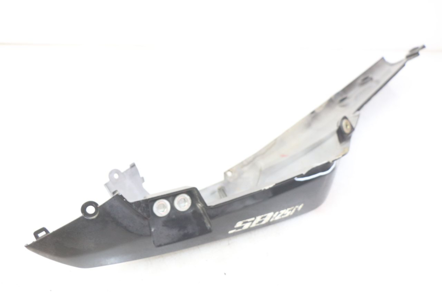photo de RECHTER HINTERER KOTFLÜGEL SYM WOLF SB 125 (2011 - 2018)