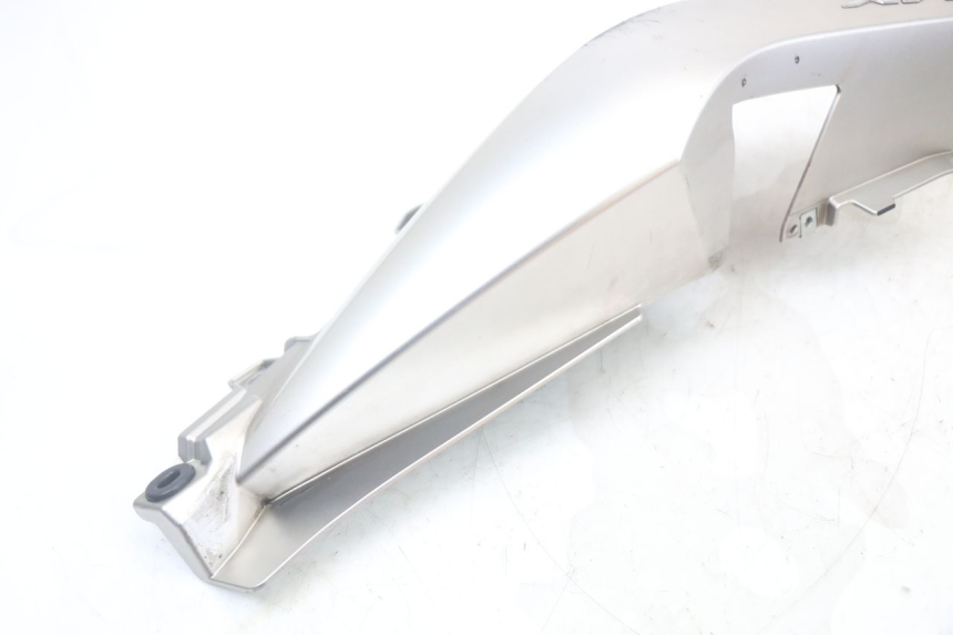 photo de RECHTER HINTERER KOTFLÜGEL YAMAHA XMAX X-MAX ABS 125 (2017 - 2020) - Details der Befestigungspunkte