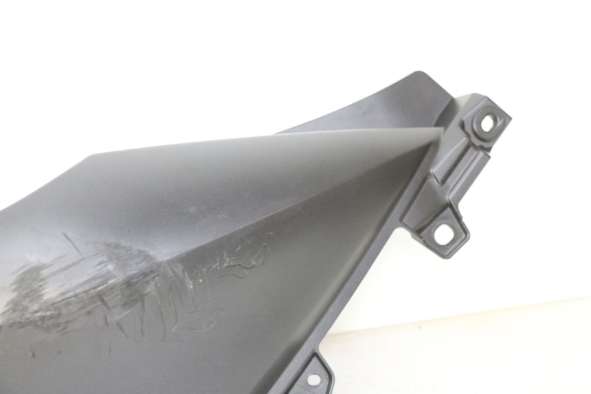 photo de VERKLEIDUNG HINTEN RECHTS YAMAHA XMAX X-MAX 125 (2021 - 2025)