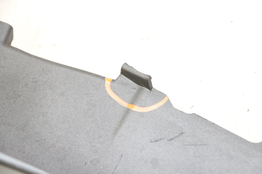 photo de VERKLEIDUNG HINTEN RECHTS YAMAHA XMAX X-MAX 125 (2021 - 2025)