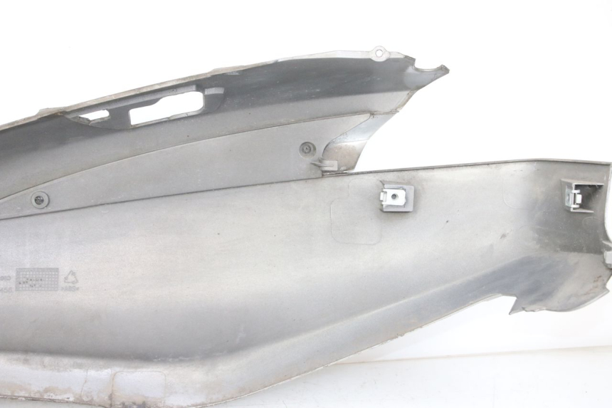 photo de VERKLEIDUNG HINTEN RECHTS PIAGGIO X10 125 (2012 - 2017)