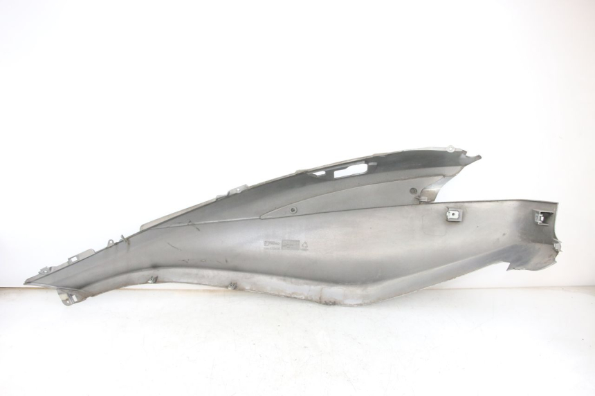 photo de VERKLEIDUNG HINTEN RECHTS PIAGGIO X10 125 (2012 - 2017)