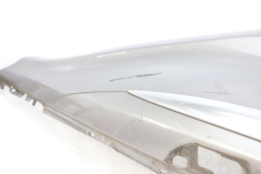 photo de VERKLEIDUNG HINTEN RECHTS PIAGGIO X10 125 (2012 - 2017)