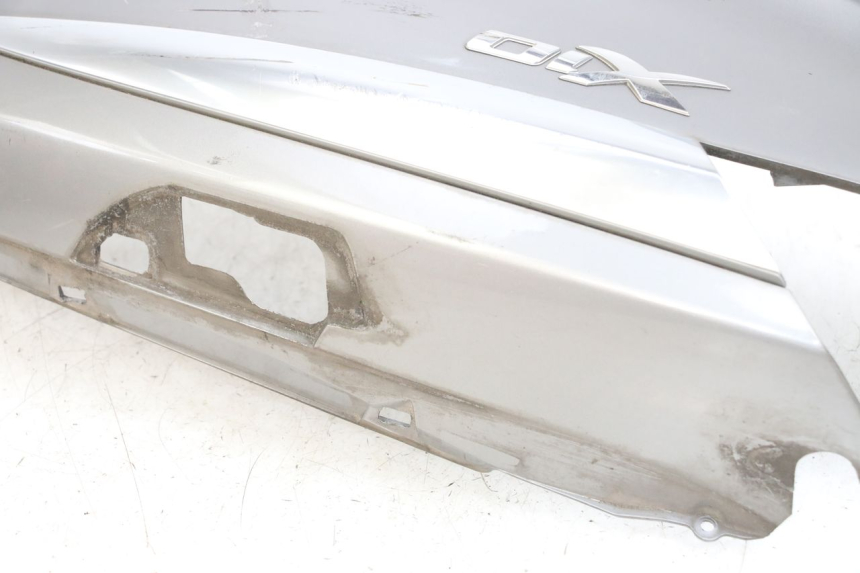 photo de VERKLEIDUNG HINTEN RECHTS PIAGGIO X10 125 (2012 - 2017)